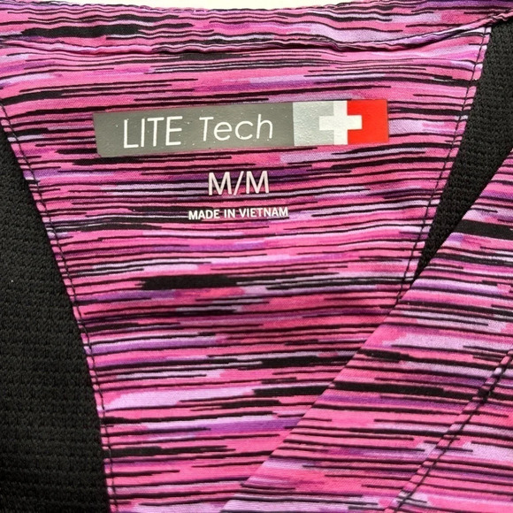 LITE Tech/ Scrub t-shirt/ Size  US M - Picture 4 of 9